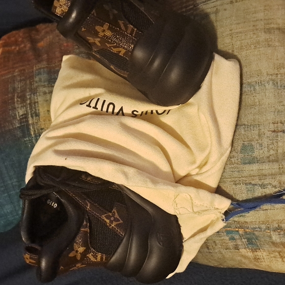 Shoes - Picture 2 of 2